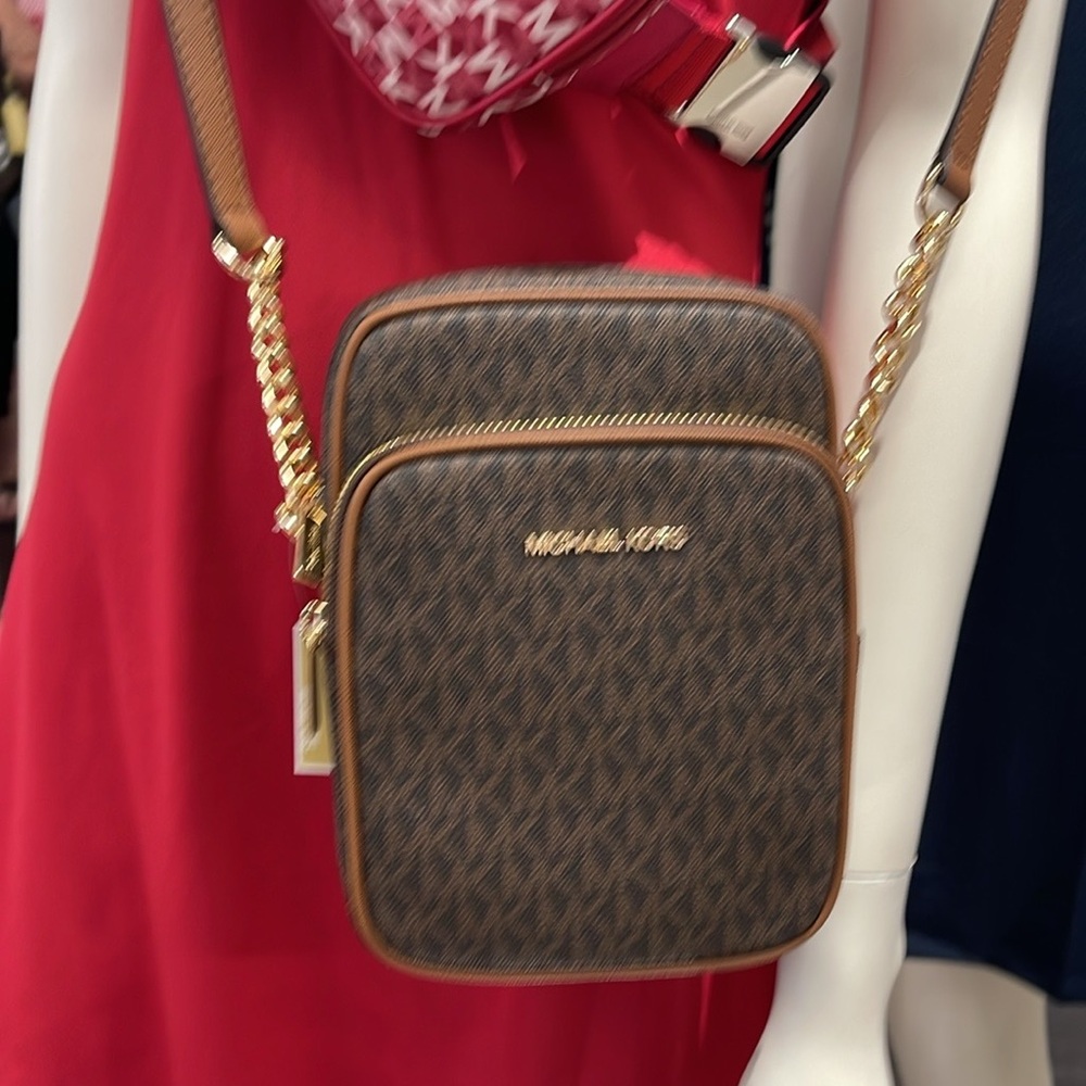 MICHAEL KORS Jet Set Travel Md Logo Crossbody Flight Bag # 35F1GTVC2B NWT
Brown - Picture 16 of 16